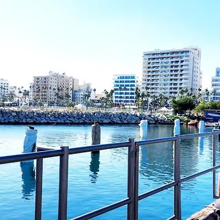 Finnikoudes 2 Bed Sea View Daire Larnaca