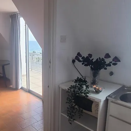 Finnikoudes 2 Bed Sea View Daire Larnaca