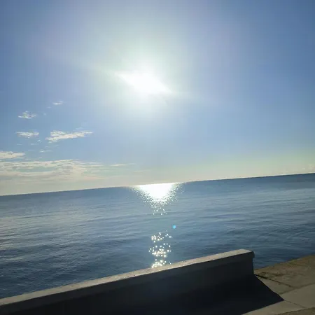 Finnikoudes 2 Bed Sea View 公寓 拉纳卡